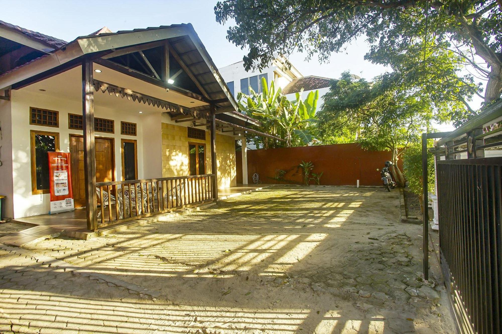 Super Oyo 91055 Homestay Syariah Bandar Lampung Exteriör bild